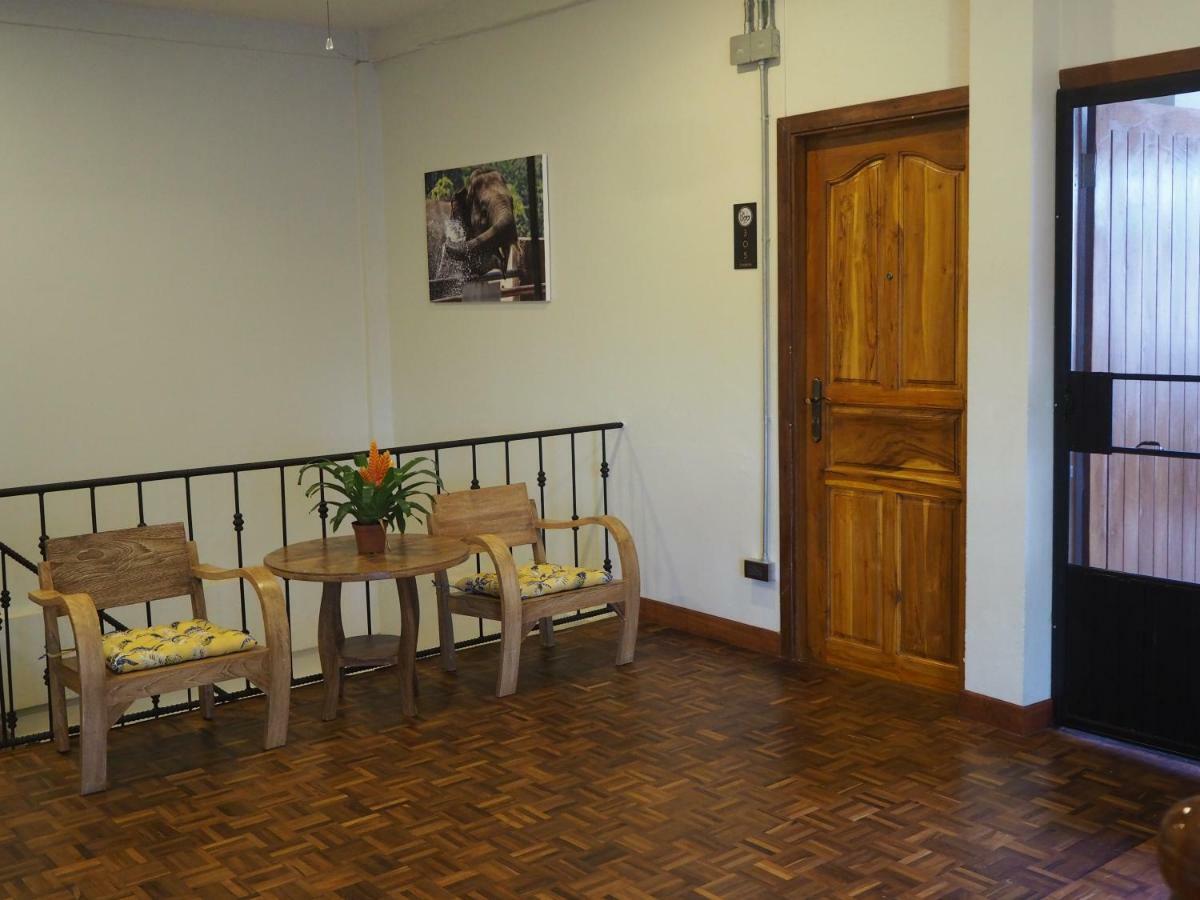 Boonnark Bed Night Bazaar No Car Parking Apartman Csiangmaj Kültér fotó